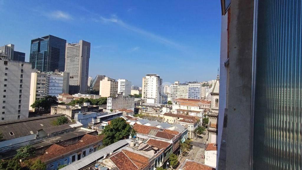 Apartamento sala quarto - reformado - vista panorâmica - indevassável - banheira com hidromassagem - R$320.000,00 -Centro - Rio de Janeiro/RJ