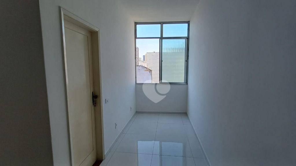 Apartamento sala quarto - reformado - vista panorâmica - indevassável - banheira com hidromassagem - R$320.000,00 -Centro - Rio de Janeiro/RJ — foto 2