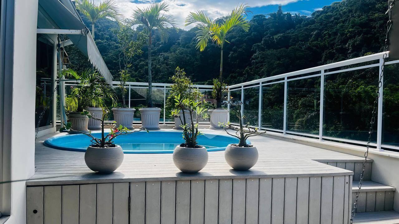 Cobertura à venda 3 quartos, no Cosme Velho