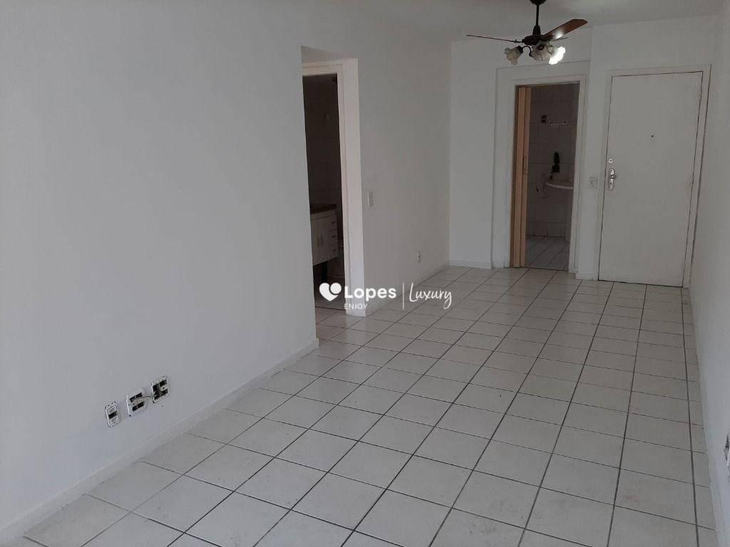Apartamento Garden com 02 quartos, dependências, cozinha, área de serviço, lazer completo, vaga escriturada.