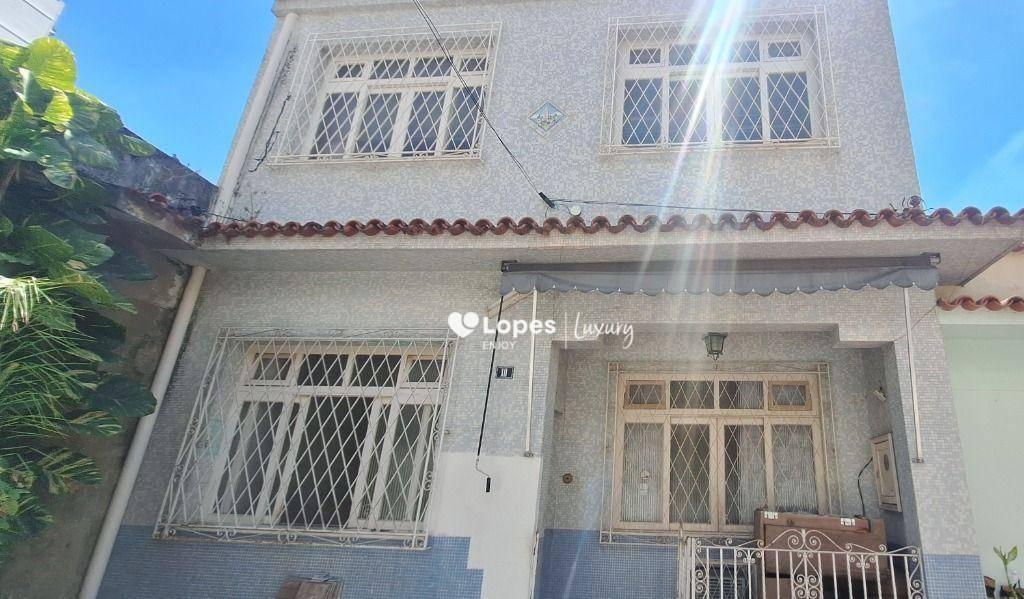 Casa Duplex de Vila a venda, Sala, 3quartos, 2banheiros, área de serviço. Valor R$365.000,00- Vila Isabel/RJ.