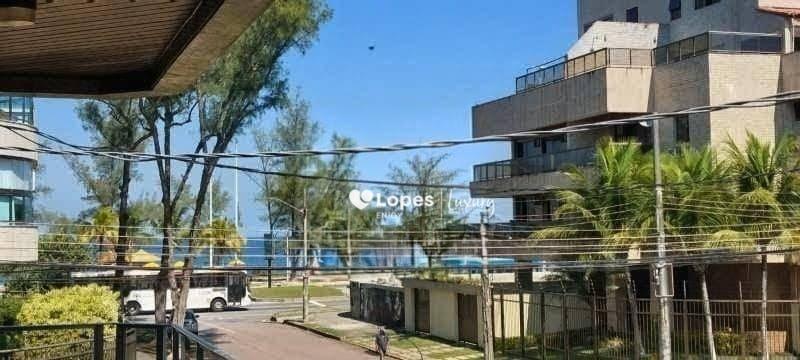 LOPES ENJOY VENDE. APARTAMENTO VISTA LATERAL  MAR,VARANDA RETANGULAR , EXCELENTE LOCALIZAÇÃO