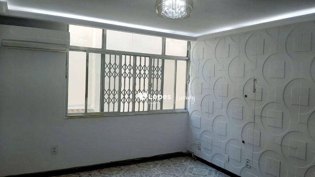 Apartamento 02 quartos, 01 suite, área de serviço, vaga de garagem, aceita pet.