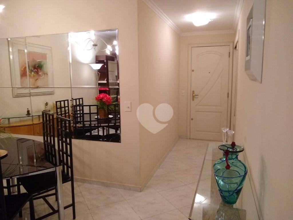 Vila Isabel , Varanda  2 quartos  vaga escriturada