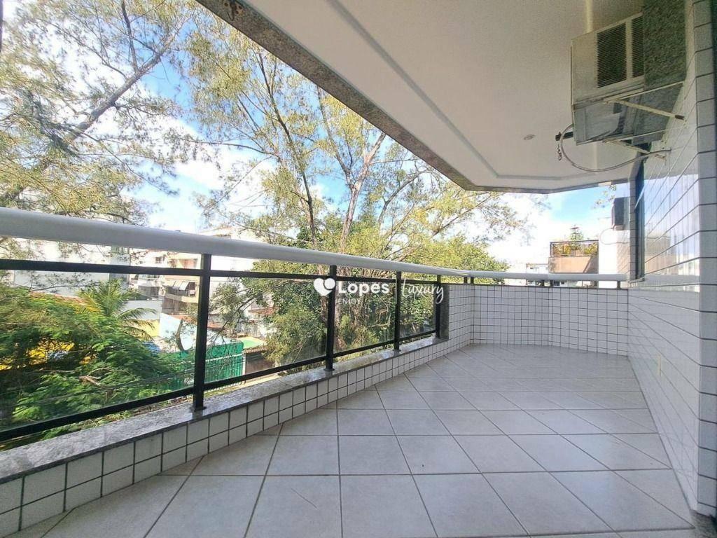 Recreio dos Bandeirantes - Frente - 2 quartos ( 1 suíte ) - Todo Montado - Ampla copa cozinha planejada dependências completas - ENTRAR E MORAR!!!!!