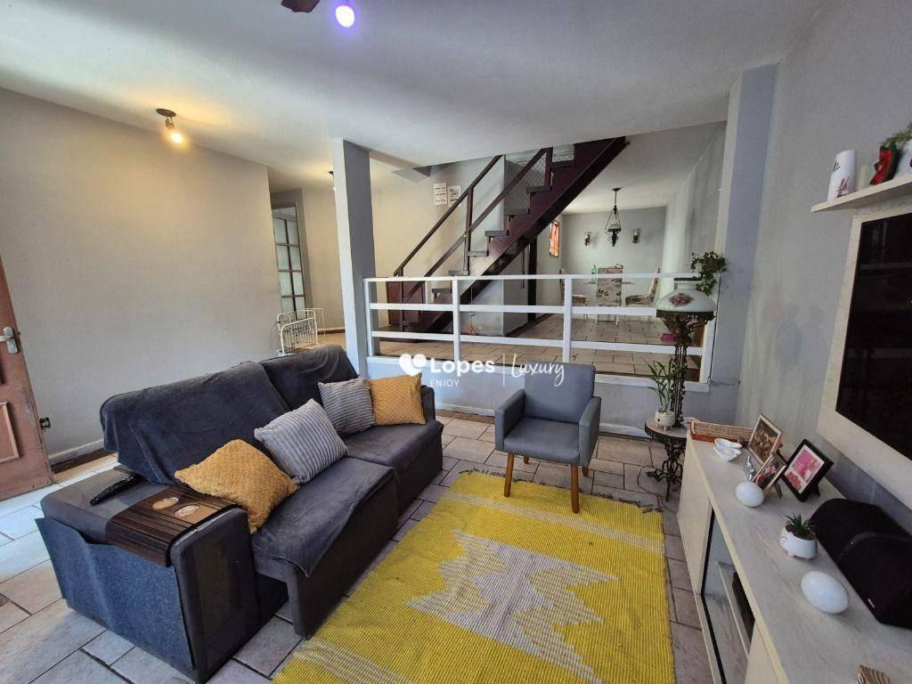 Casa com 3 quartos à venda, 234 m² por R$ 580.000 - Vargem Pequena - Rio de Janeiro/RJ