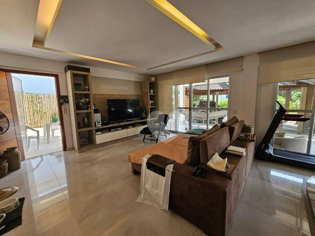 QUINTAS DO PONTAL Casa com 4 suítes à venda, 206 m² por R$ 1.800.000