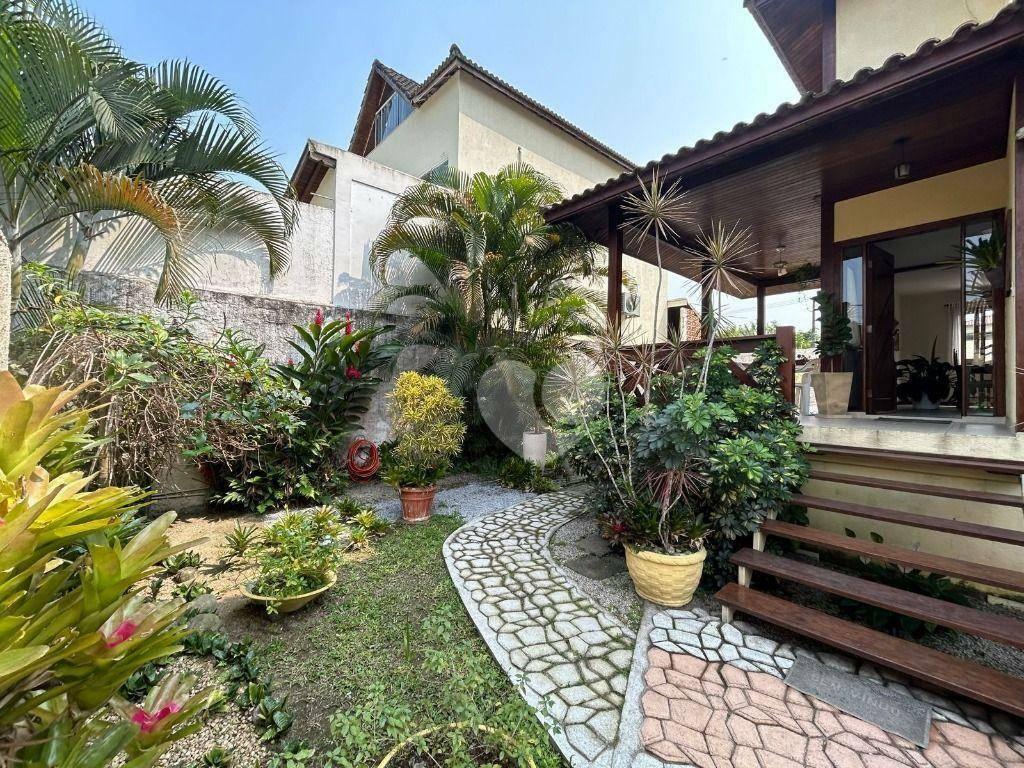 Casa com 4 quartos (3 suítes) à venda, 166 m² por R$ 850.000 - Recreio dos Bandeirantes - Rio de Janeiro/RJ