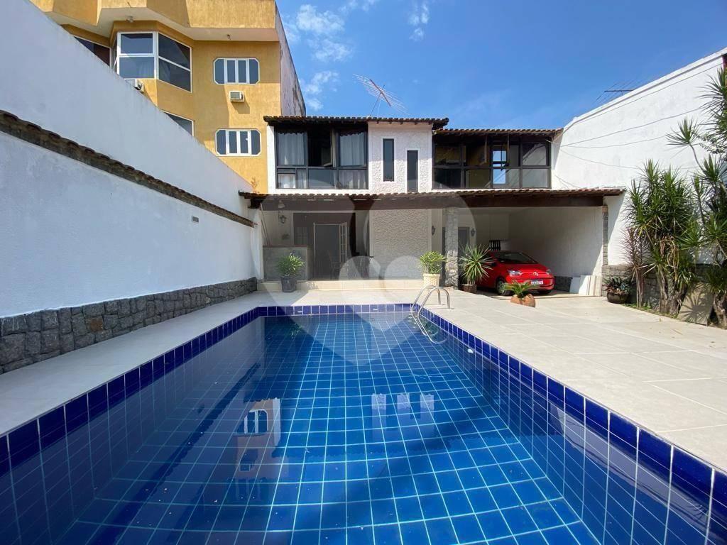 Casa com 4 quartos à venda, 230 m² por R$ 820.000 - Taquara