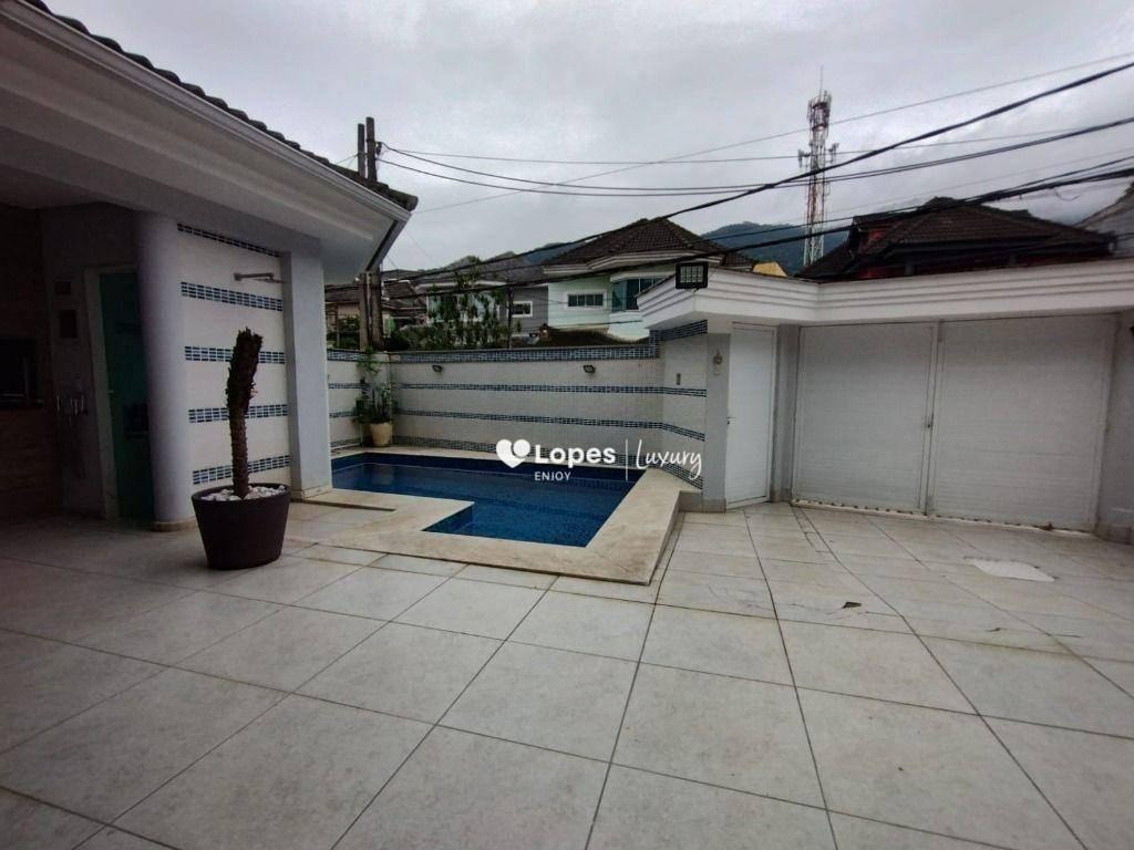 Casa com 4 Suites para alugar, 213 m² por R$ 9.837/mês - Vargem Pequena - Rio de Janeiro/RJ