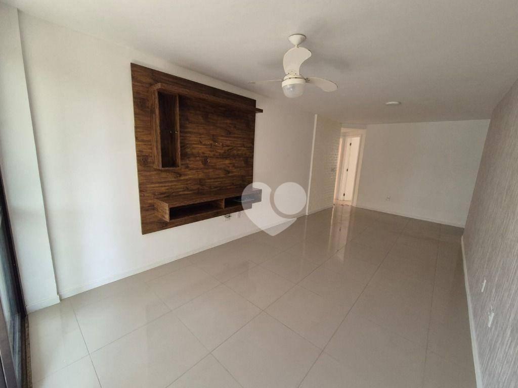 Venha conhecer este incrível apartamento de 121m²- 3 quartos (1 suíte) , 2 vagas e dependências — foto 2