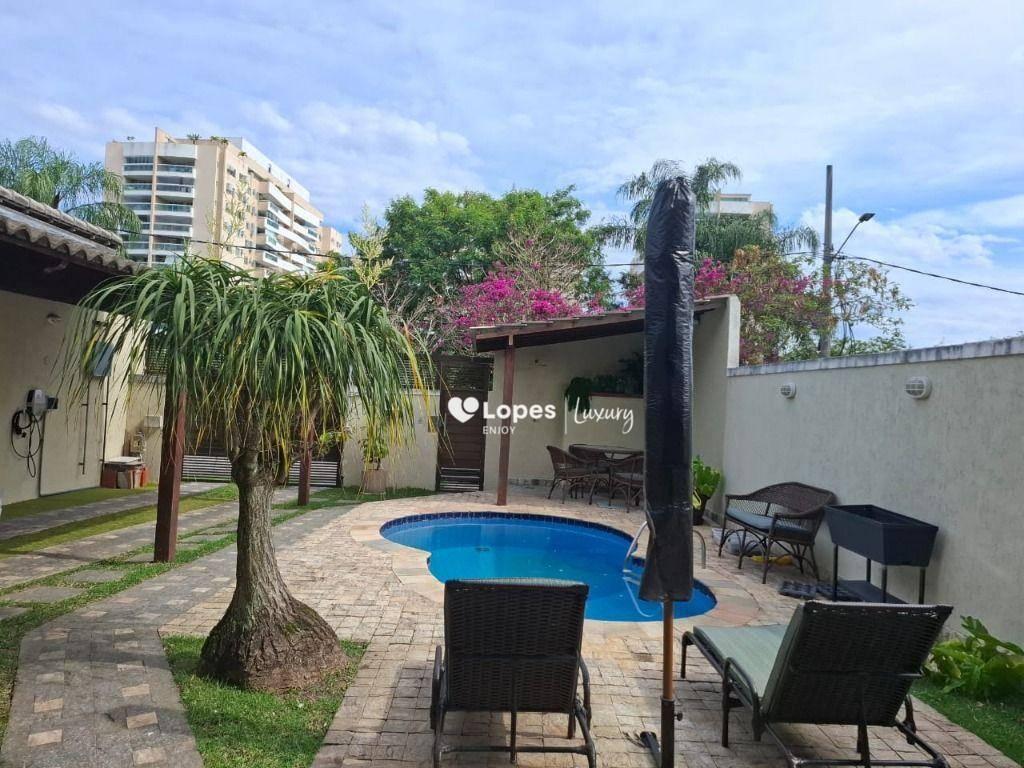 Casa com 5 dormitórios à venda, 240 m² por R$ 2.600.000,00 - Barra da Tijuca - Rio de Janeiro/RJ