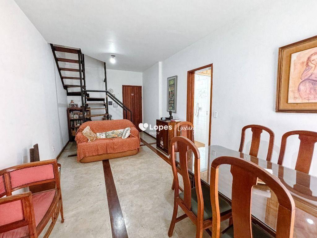 Cobertura duplex, 02 quartos, terraço aberto e fechado, área de serviço, 02 vagas, lazer completo, portaria 24 horas.