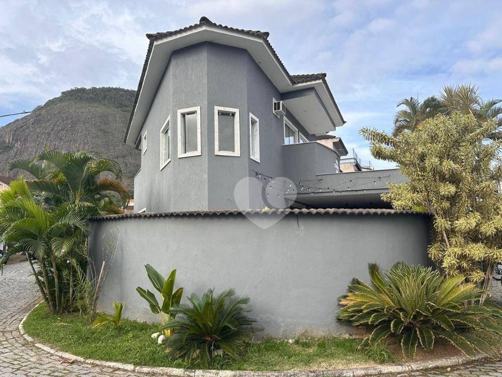 Casa com 3 dormitórios à venda, 158 m² por R$ 790.000,00 - Vargem Pequena - Rio de Janeiro/RJ
