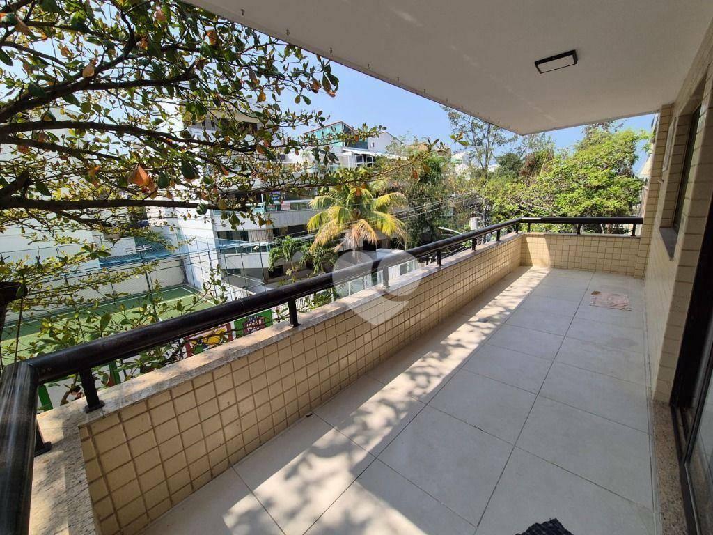 Venha conhecer este incrível apartamento de 121m²- 3 quartos (1 suíte) , 2 vagas e dependências — foto 3