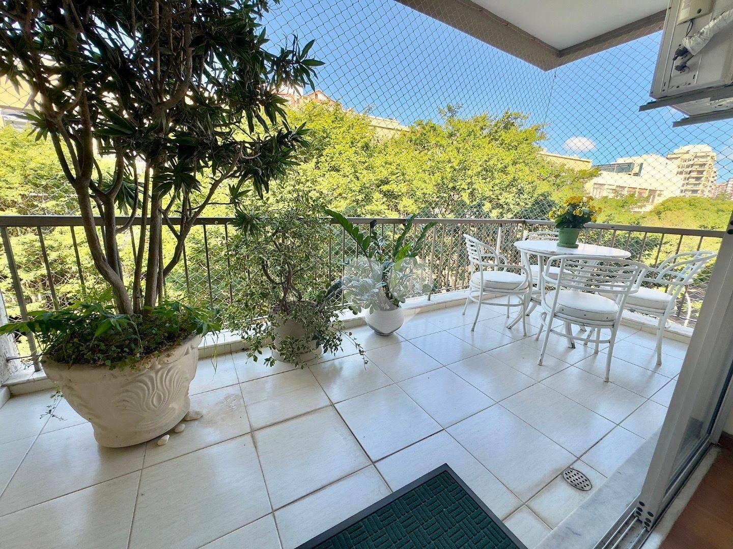 Apartamento com varanda, 2 quartos (suíte) e vaga à venda, 97 m² por R$ 1.360.000 - Botafogo - Rio de Janeiro/RJ