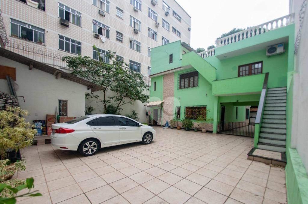 Maravilhosa casa com 5 quartos,vagas no Grajaú- Grajaú