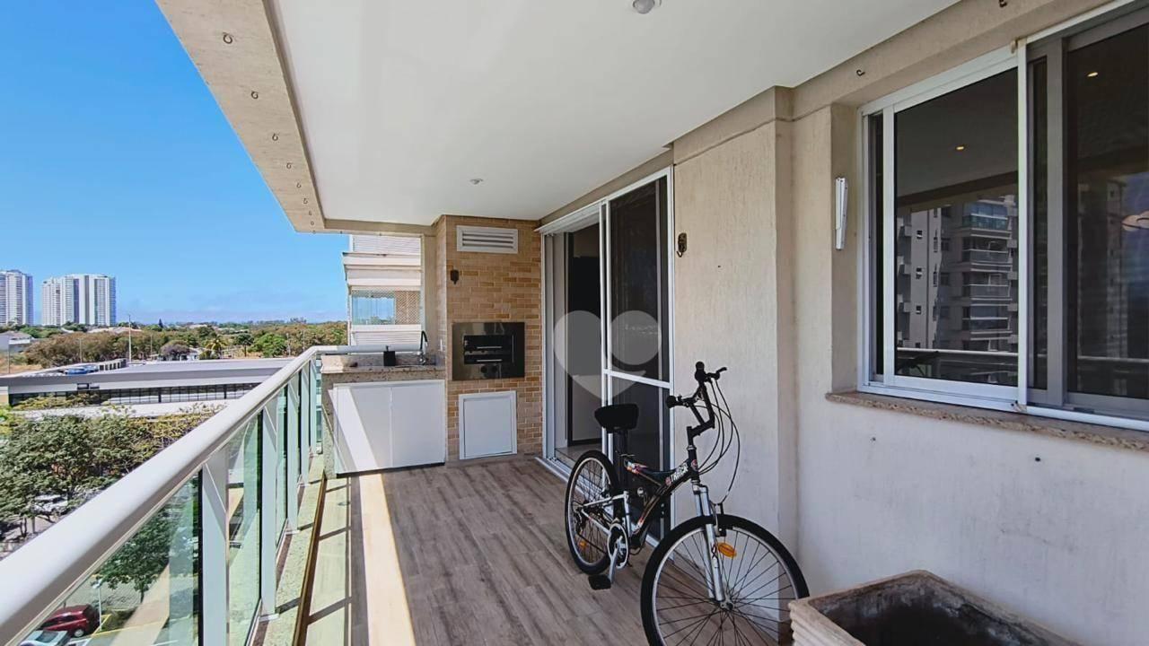 Condomínio London Green - Apartamento com vista incrível, Sol da manhã, 2 Quartos sendo 1 Suíte e varanda Gourmet. Barra da Tijuca/RJ.
