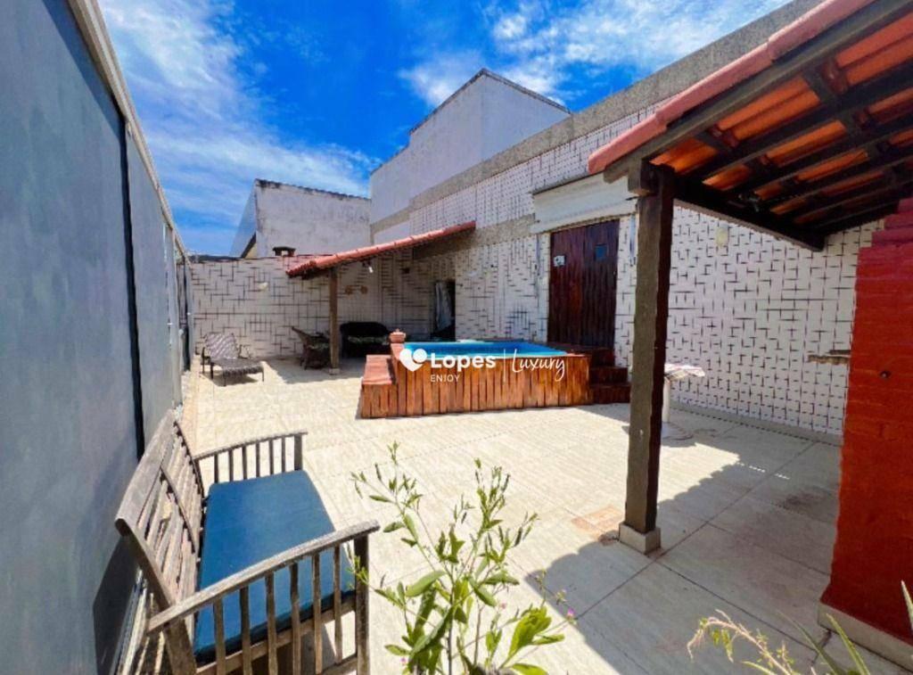 Cobertura com 3 quartos à venda, 179 m² por R$ 830.000