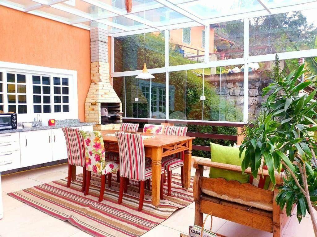 Casa com 3 quartos à venda, 300 m² por R$ 1.300.000 - Itaipava - Petrópolis/RJ