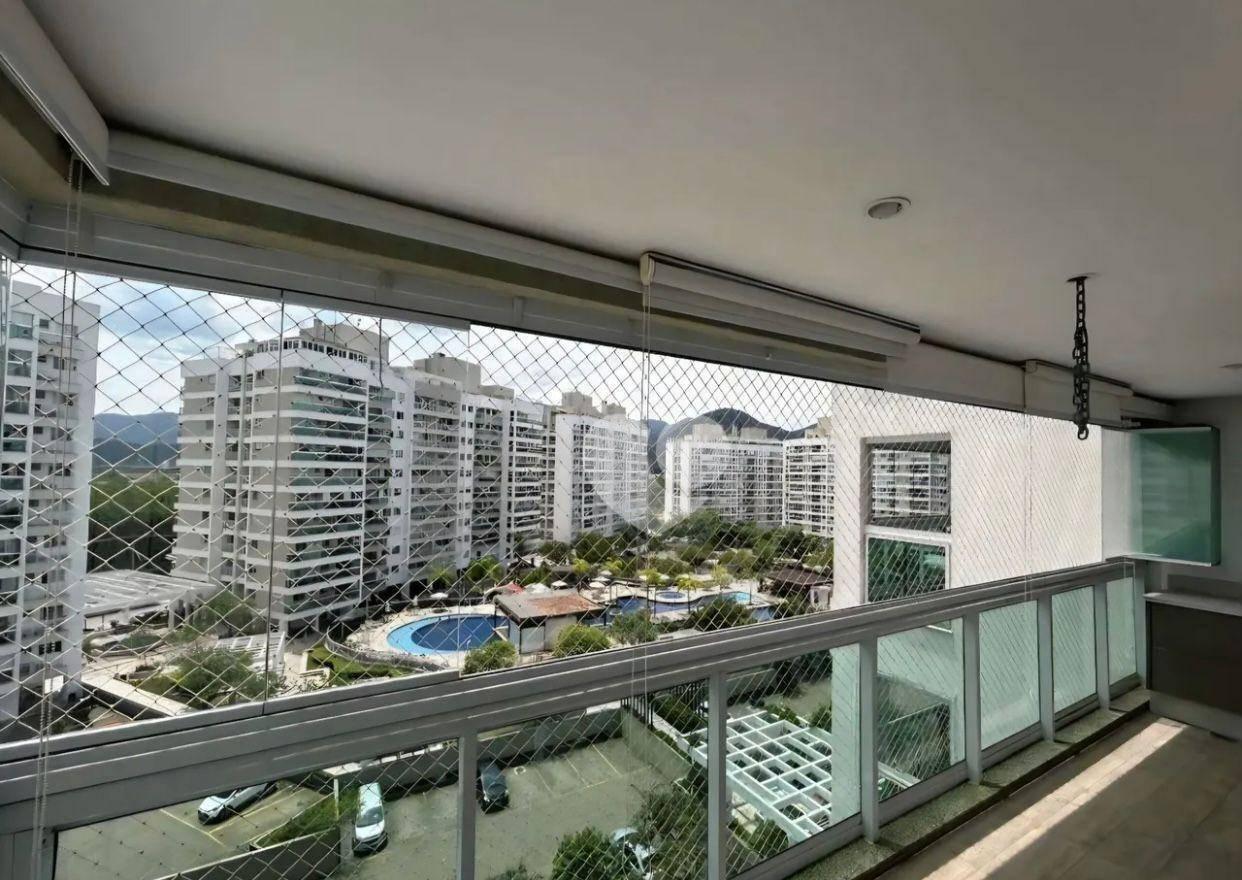 Condomínio Sublime Max - Apartamento andar alto e original 4 Quartos sendo 1 Suíte com Closet – Vista livre para área de lazer. Recreio/RJ.