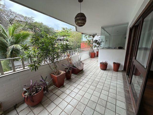 Lopes Enjoy Vende apartamento 4 quartos, 213 m², sol manhã, 3 vagas - Jardim Oceânico.