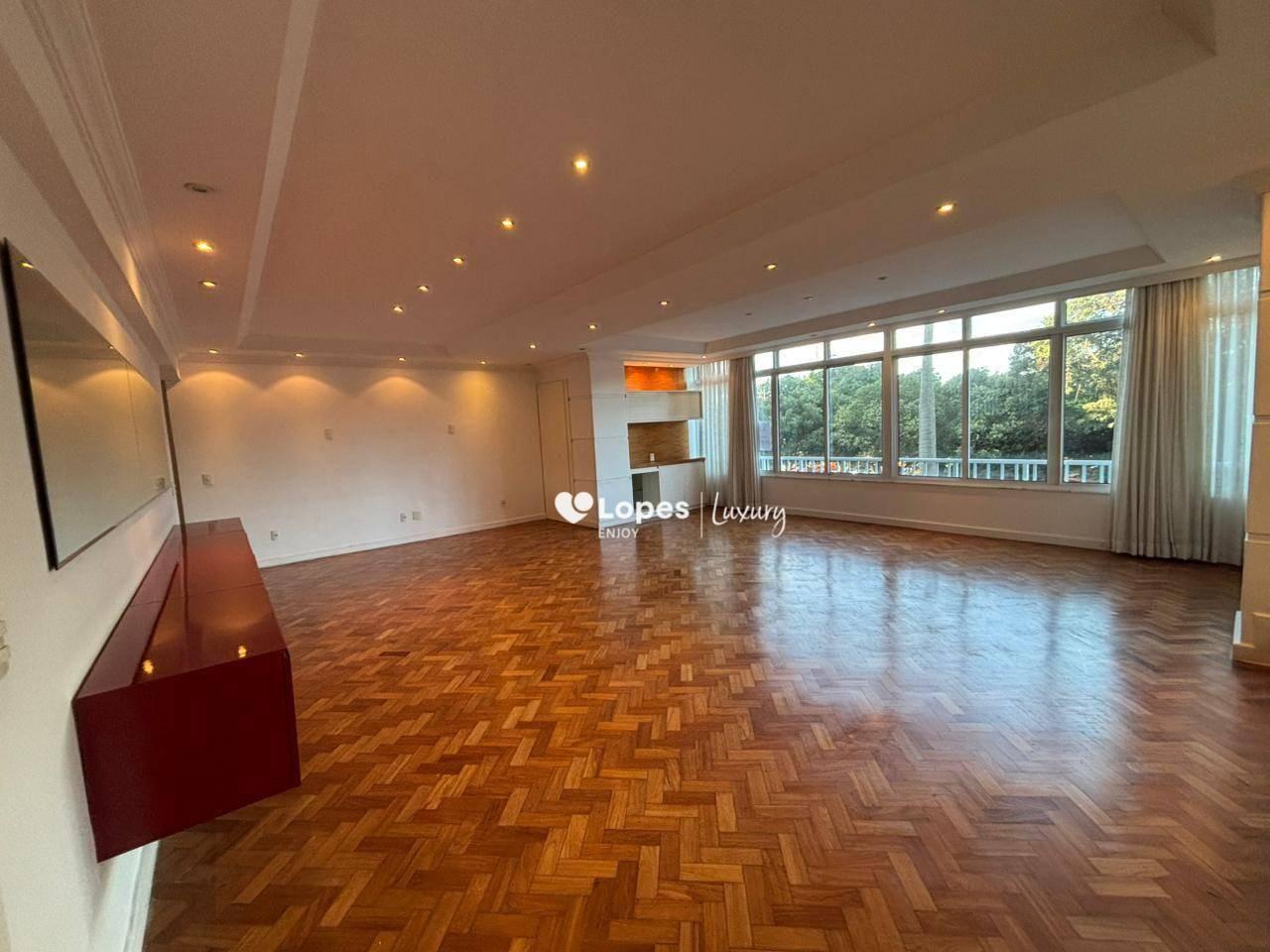 Espetacular Apartamento na Praia do Flamengo | 216m², 3 Quartos e Vaga Escriturada