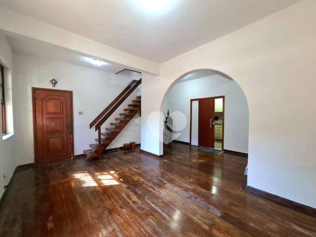 Casa à venda com 4 Quartos sendo 2 Suítes, 183 m² por R$ 890.000 - Grajaú - RJ