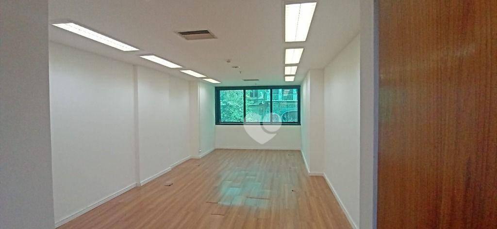 Excelente Sala Comercial. Localização privilegiada no coração do centro da cidade.