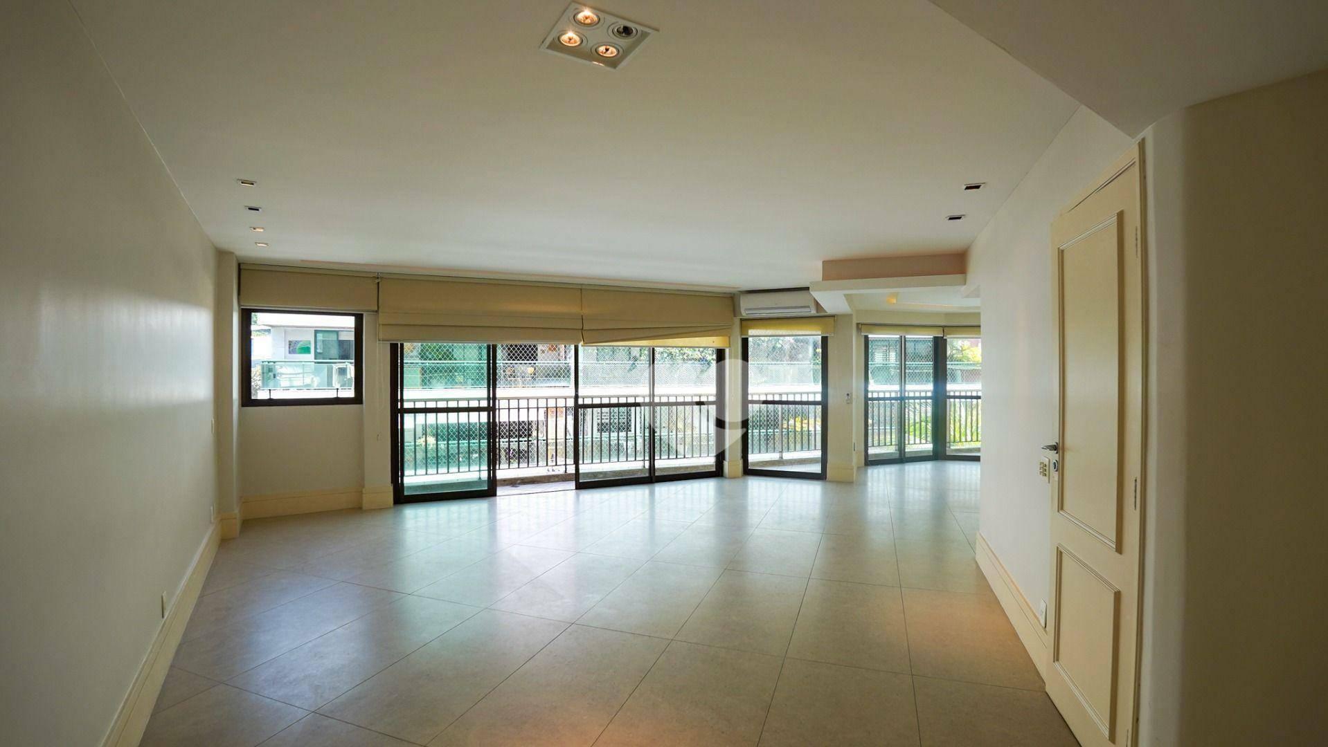 Apartamento 3 quartos, um por andar, a venda Jardim Botanico