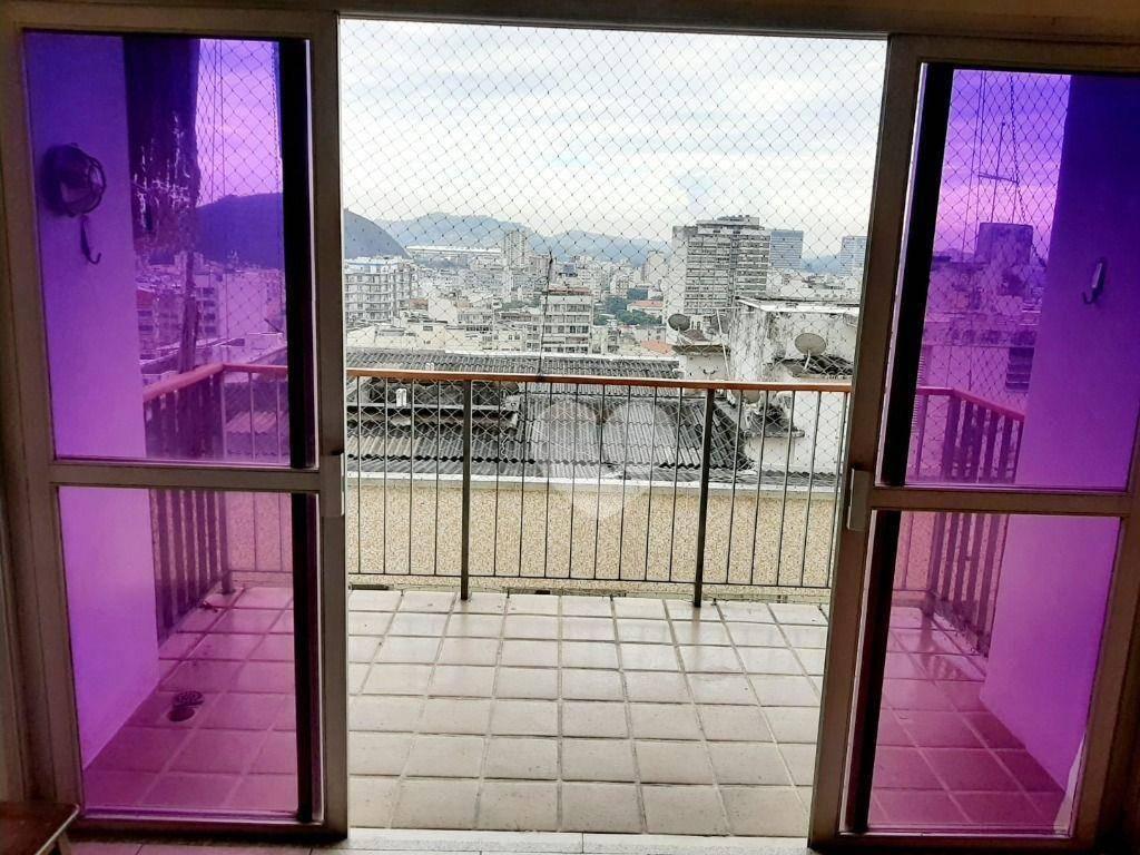 Apartamento a venda na Tijuca, 03 quartos, 01 suite, varanda, área de serviço, 02 vagas de garagem.