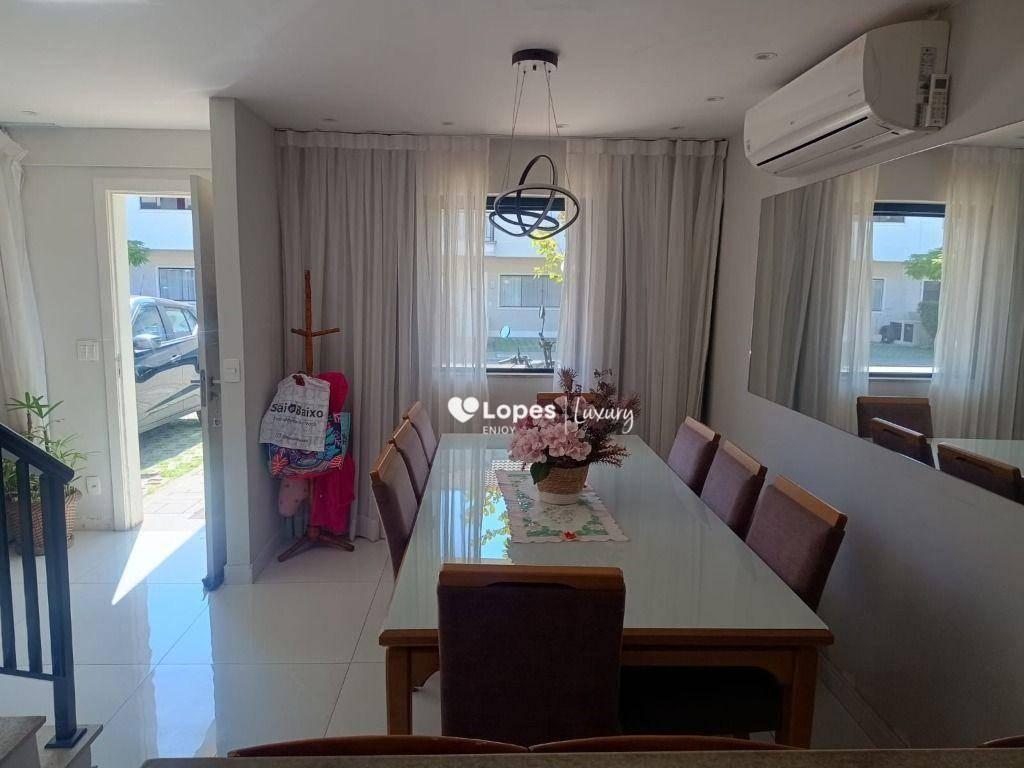 Vendo casa com 3 suítes em condomínio fechado em Vargem Grande