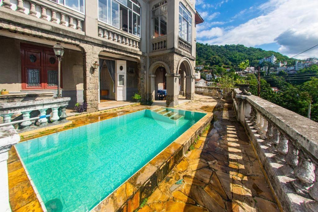 Casarão com 15 quartos, 3 suítes, 8 banheiros, piscina, vista panorâmica, terraço com bar, venda, 370m², R$3.350.000, Santa Teresa, Rio de Janeiro/RJ